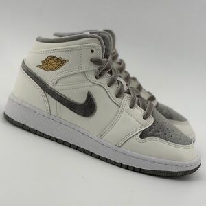 Air Jordan 1 Mid SE GS “Sail Metallic Gold Flat Pewter”  Size 4Y – (FB9899-100)